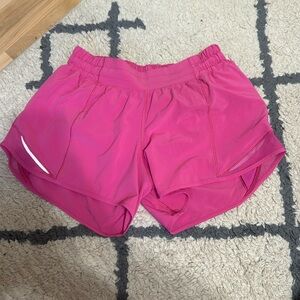 Size 6 lululemon hottie hot 4 inch shorts
